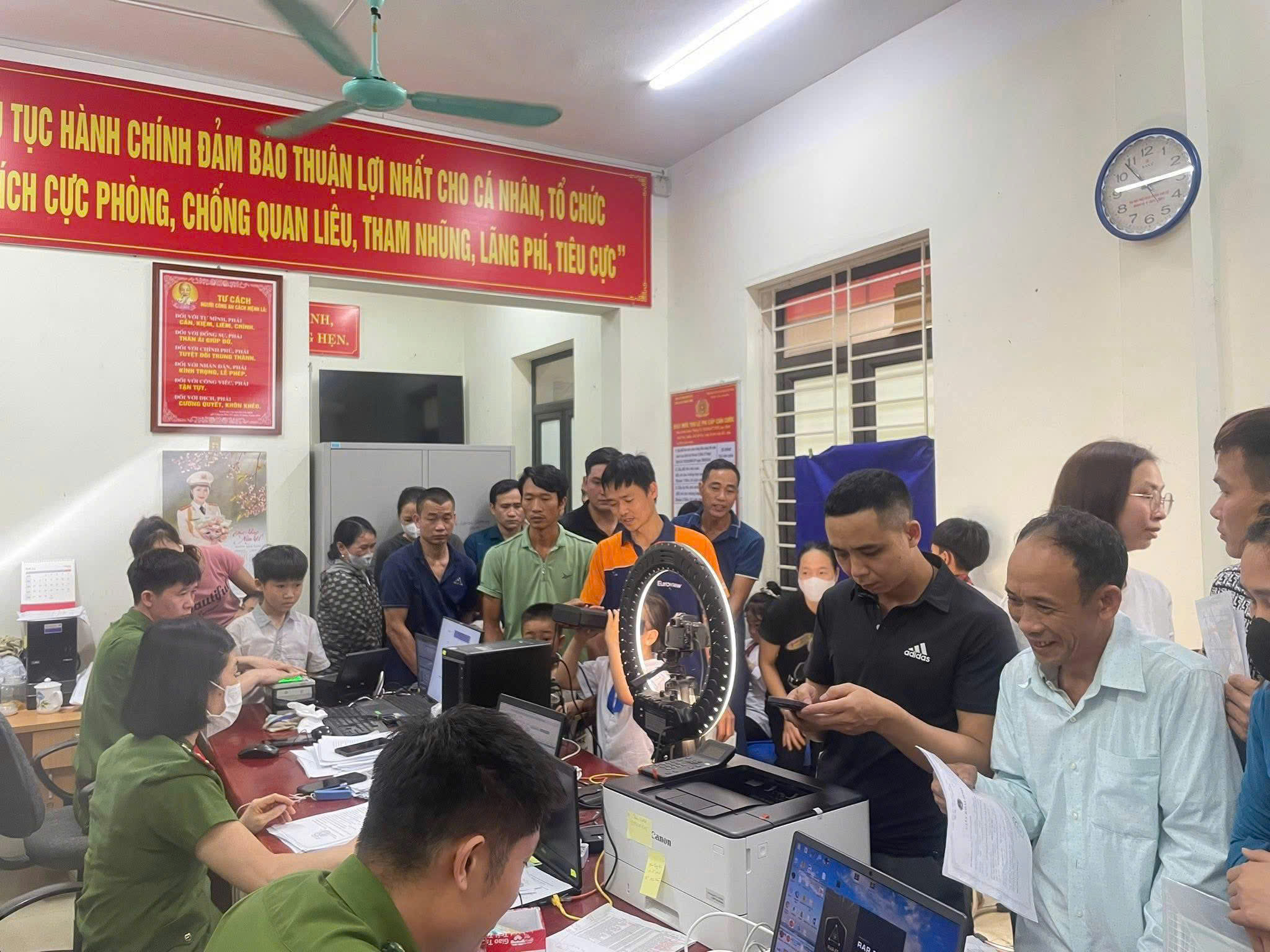 KÍCH HOẠT TÀI KHOẢN ĐỊNH DANH ĐIỆN TỬ VNeID MỨC ĐỘ 2 – NỀN TẢNG ĐỂ XÂY DỰNG CÔNG DÂN SỐ, CHÍNH QUYỀN SỐ