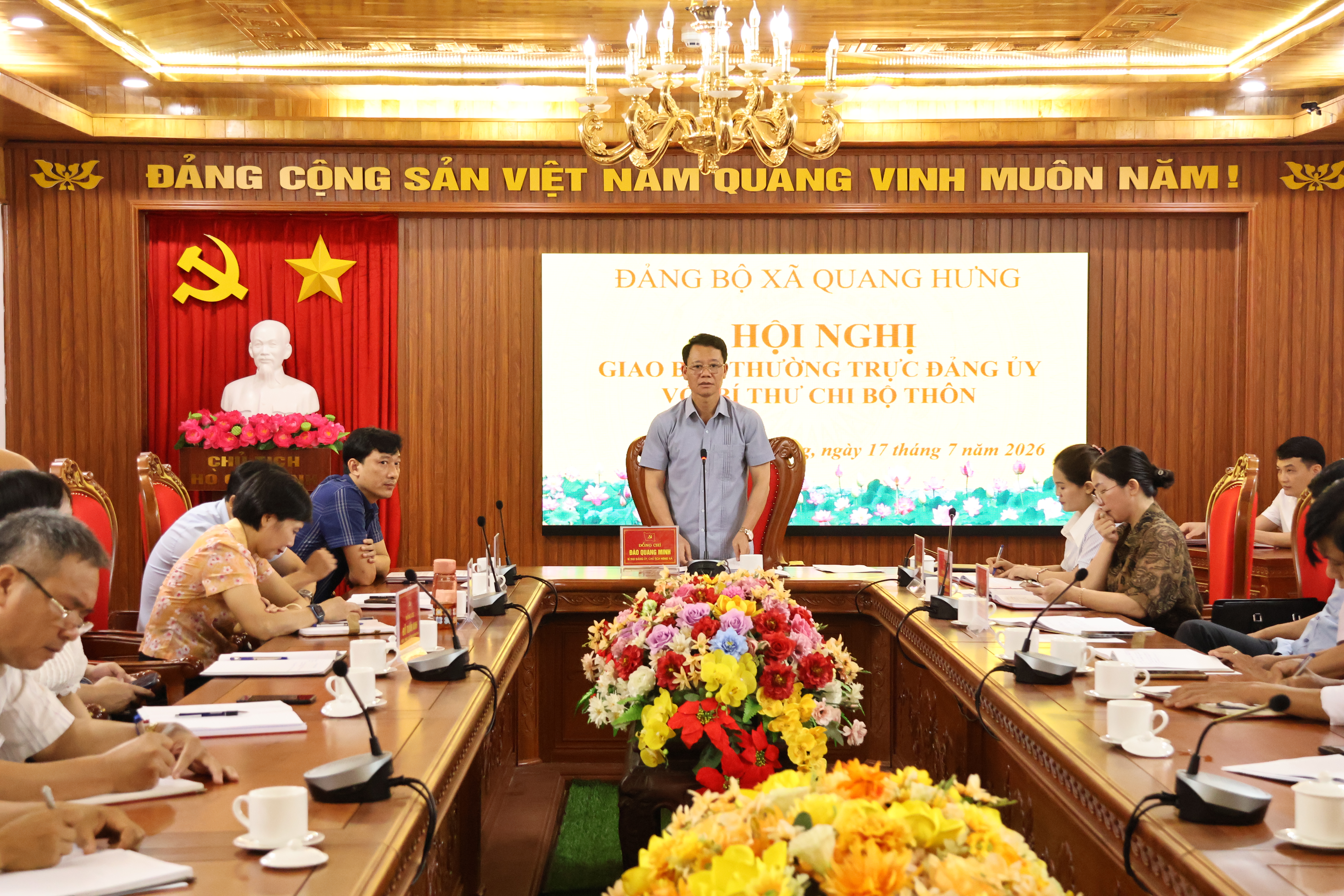 Hội nghị giao ban thường trực Đảng uỷ với các bí thư chi bộ thôn