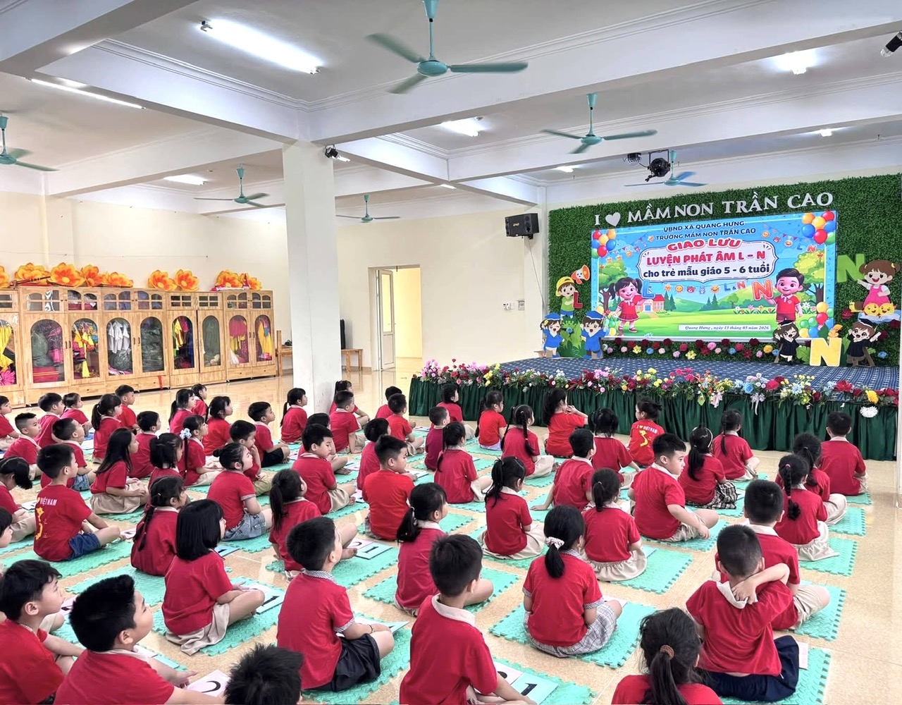 Sôi nổi Chương trình giao lưu “luyện phát âm N, L” tại trường mầm non Trần Cao xã Quang Hưng