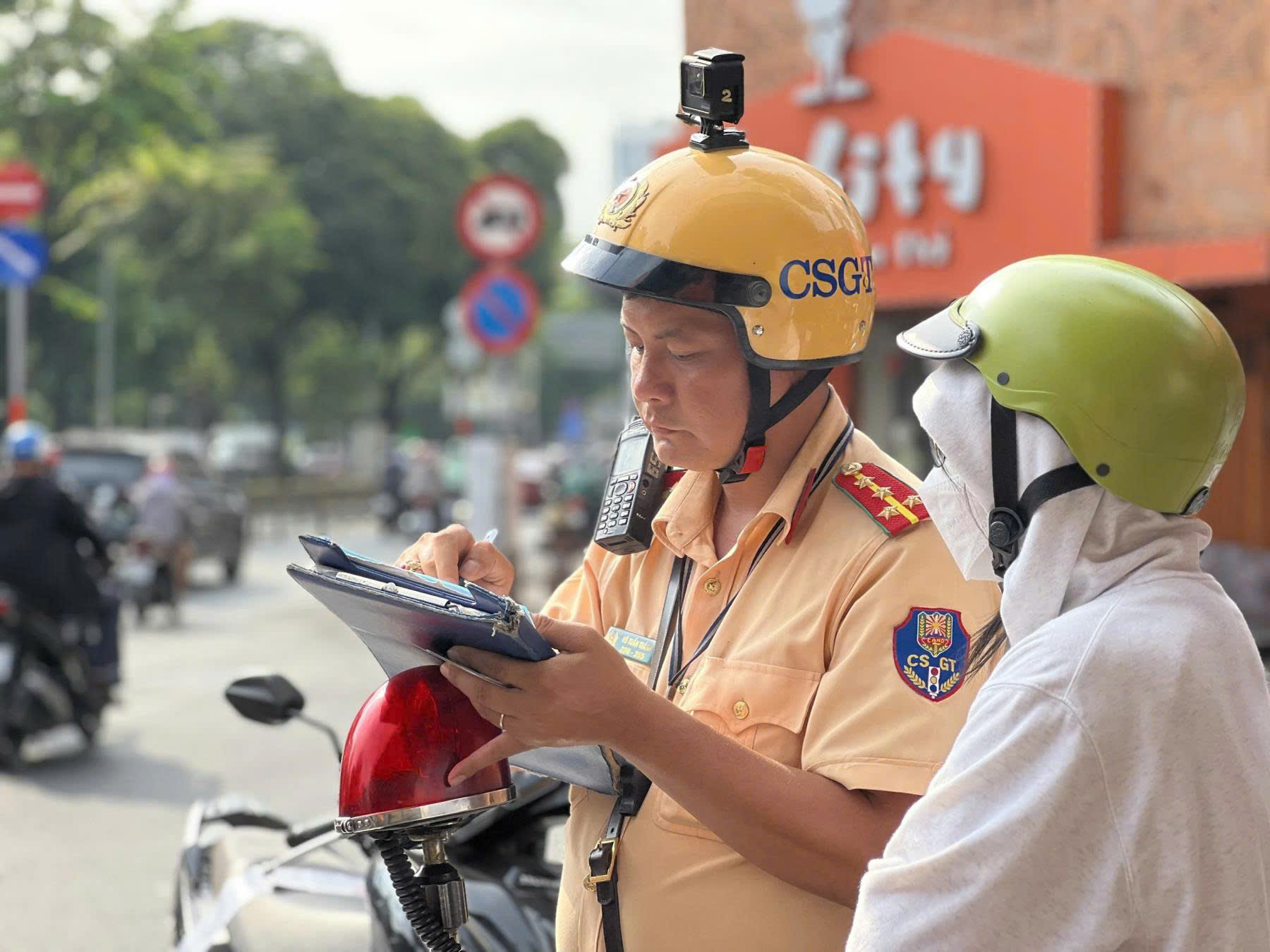 cơ quan Cảnh sát giao thông ghi nhận 106 lượt phương tiện vi phạm Luật Trật tự, an toàn giao thông đường bộ