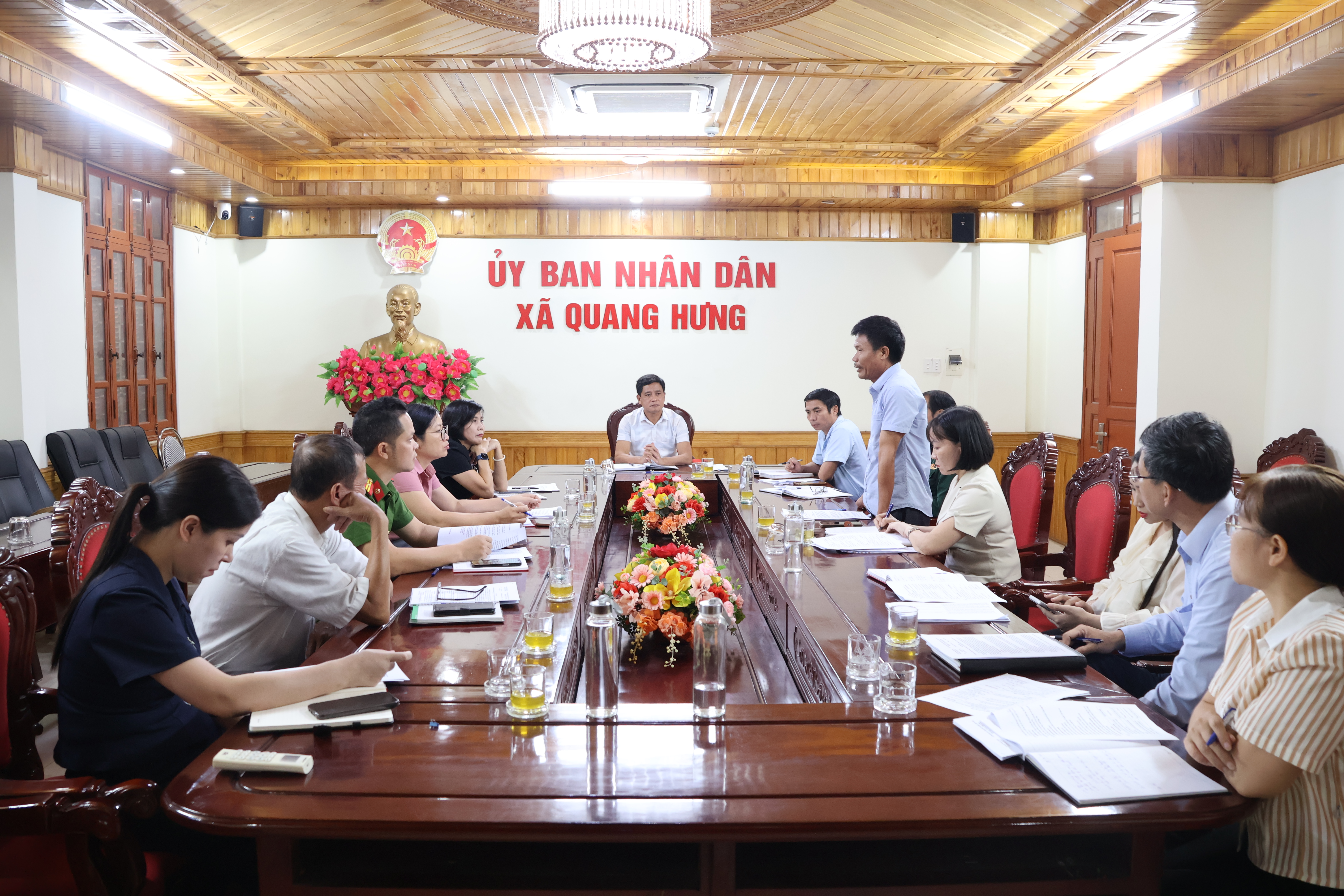 QUANG HƯNG HỌP TRIỂN KHAI CÔNG TÁC TỔ CHỨC LỄ ĐÓN NHẬN, TRUY ĐIỆU VÀ AN TÁNG HÀI CỐT LIỆT SĨ TRẦN QUANG MẠC